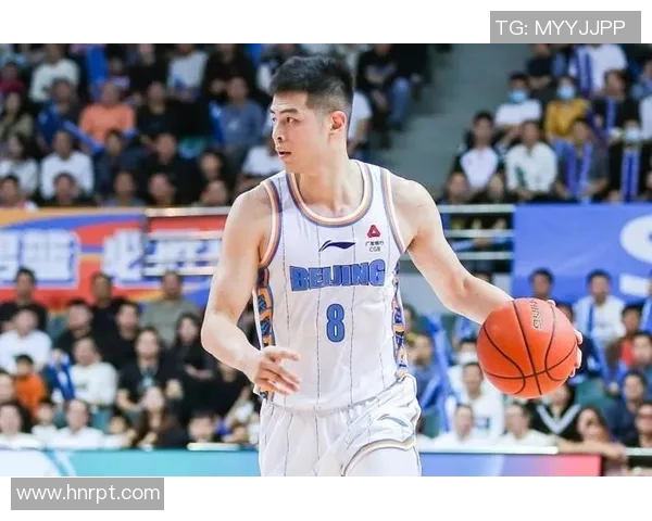 方硕：从篮球新星到职业生涯的蜕变与成长之路探秘