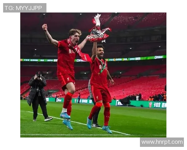 曼联与利物浦激战正酣现场直播全程回顾与精彩瞬间分析